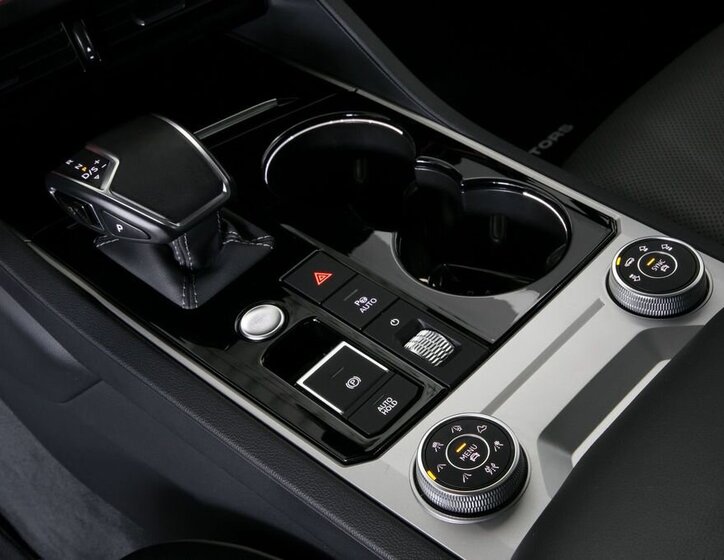 Volkswagen Touareg SUV / Terénní 3,0 l 210 kw