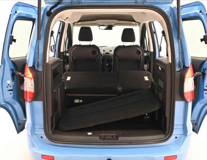 Ford Tourneo Courier 11