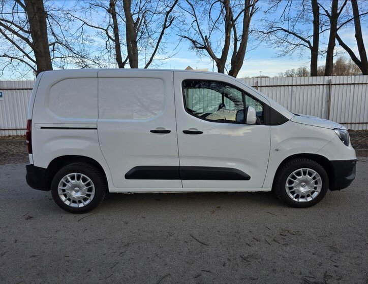 Opel Combo Skříň 1,5 l 75 kw