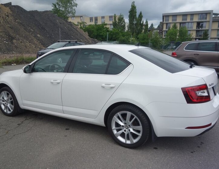 Škoda Octavia Sedan / Limuzína 2,0 l 110 kw
