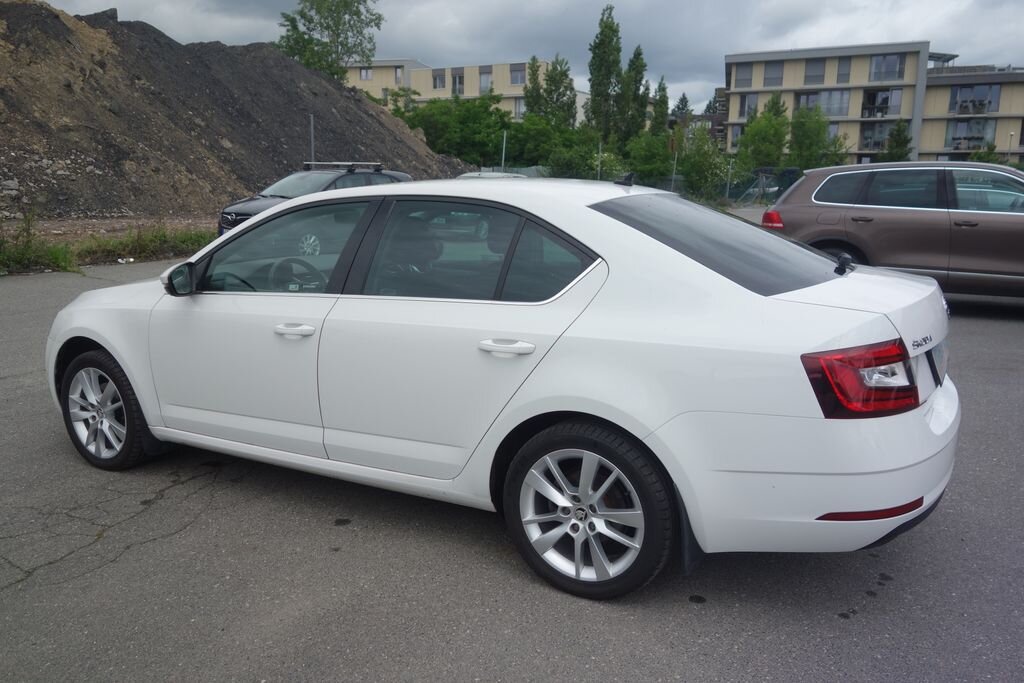 Škoda Octavia Sedan / Limuzína 2,0 l 110 kw