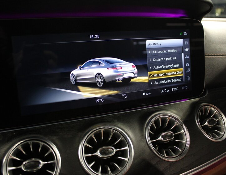 Mercedes-Benz Třídy E 21