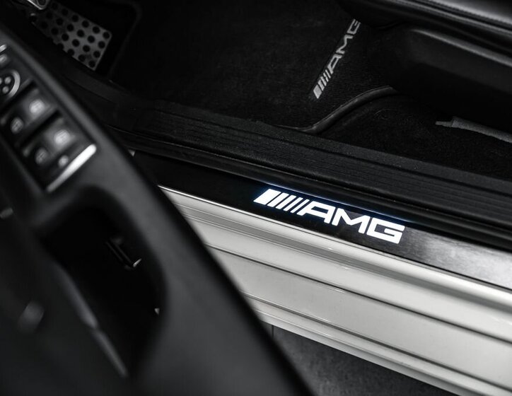 Mercedes-Benz CLS Kupé 5,5 l 386 kw