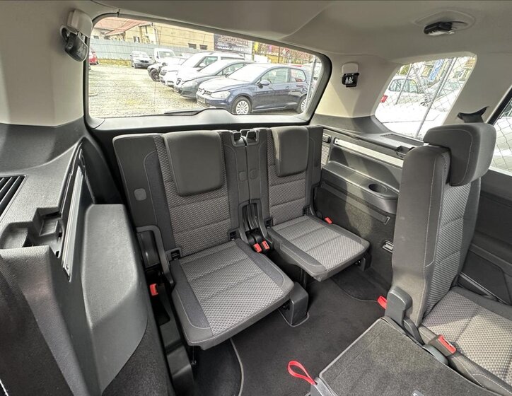 Volkswagen Touran MPV 1,2 l 81 kw
