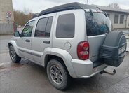 Jeep Cherokee Kombi 2,8 l 120 kw