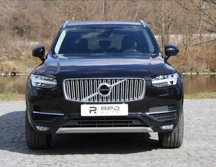 Volvo XC90 SUV / Terénní 2,0 l 165 kw