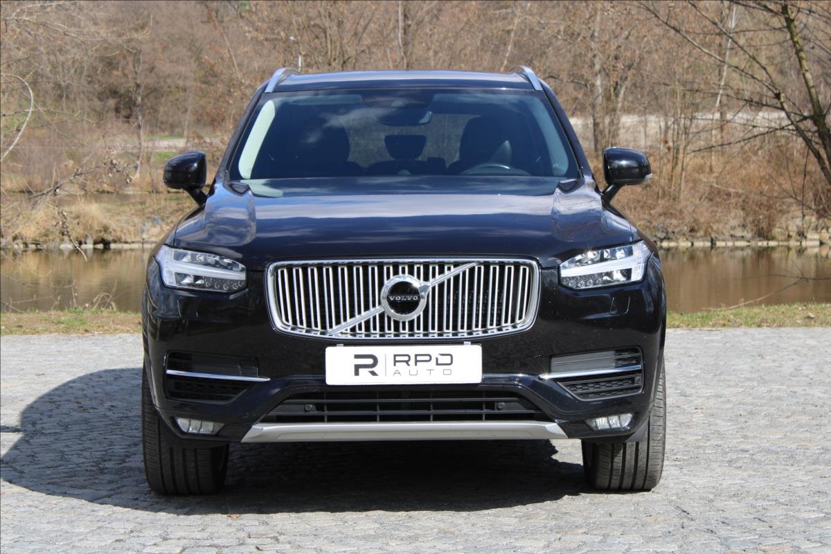 Volvo XC90 SUV / Terénní 2,0 l 165 kw