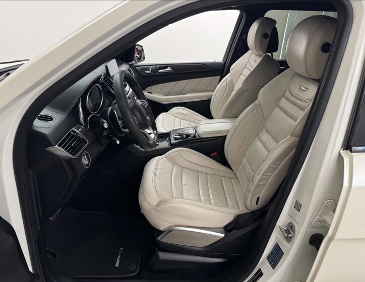 Mercedes-Benz GLS SUV / Terénní 5,5 l 430 kw