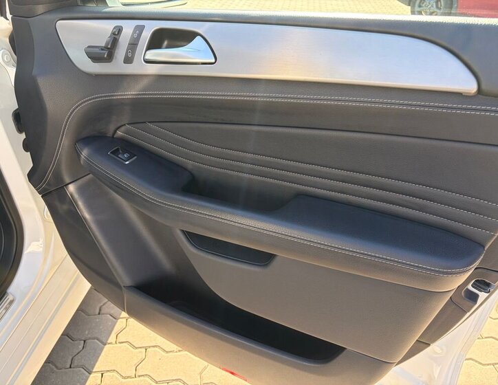 Mercedes-Benz Třídy M SUV / Terénní 3,0 l 190 kw