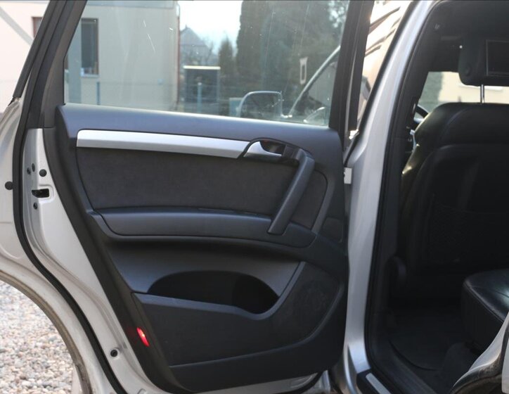 Audi Q7 Kombi 3,0 l 176 kw