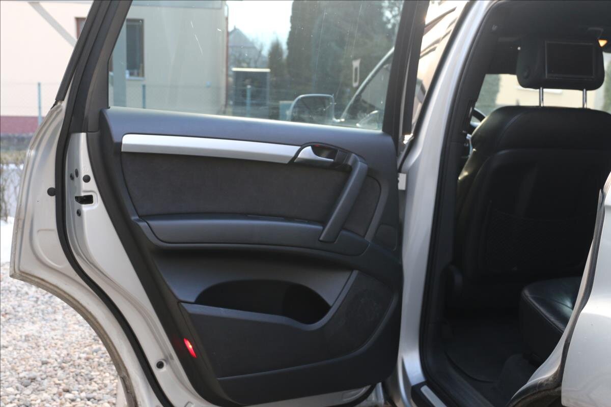 Audi Q7 Kombi 3,0 l 176 kw