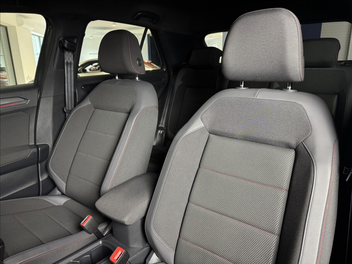 Volkswagen T-Roc SUV / Terénní 1,5 l 110 kw