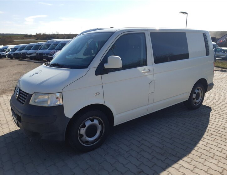 Volkswagen Transporter Skříň 2,5 l 128 kw