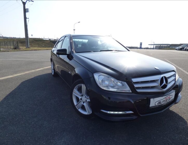Mercedes-Benz Třídy C Sedan / Limuzína 2,1 l 88 kw