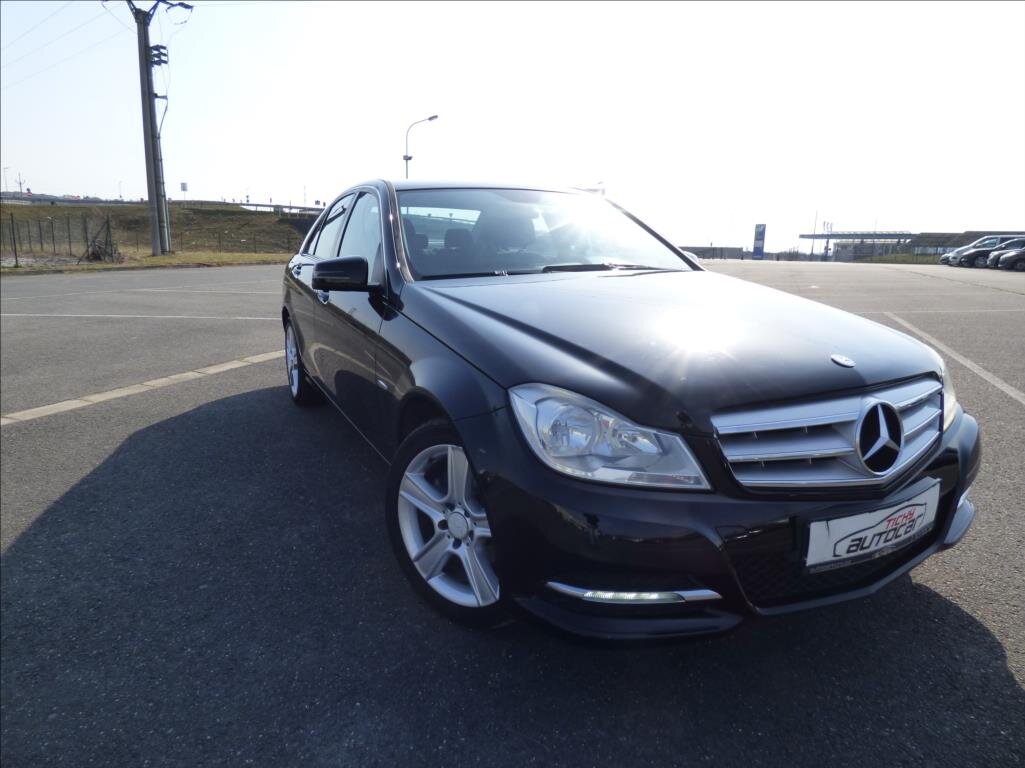 Mercedes-Benz Třídy C Sedan / Limuzína 2,1 l 88 kw