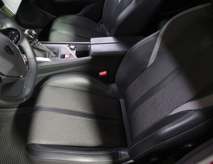 Peugeot 308 Hatchback 1,2 l 96 kw