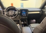Volvo XC40 SUV / Terénní 2,0 l 120 kw