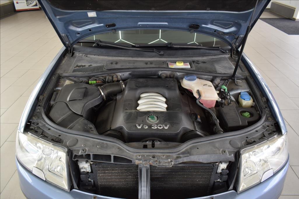 Škoda Superb Sedan / Limuzína 2,8 l 142 kw