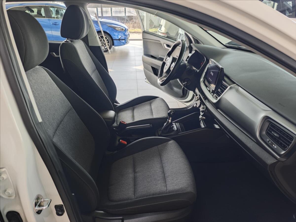 KIA Stonic CUV / Crossover 1,2 l 61 kw