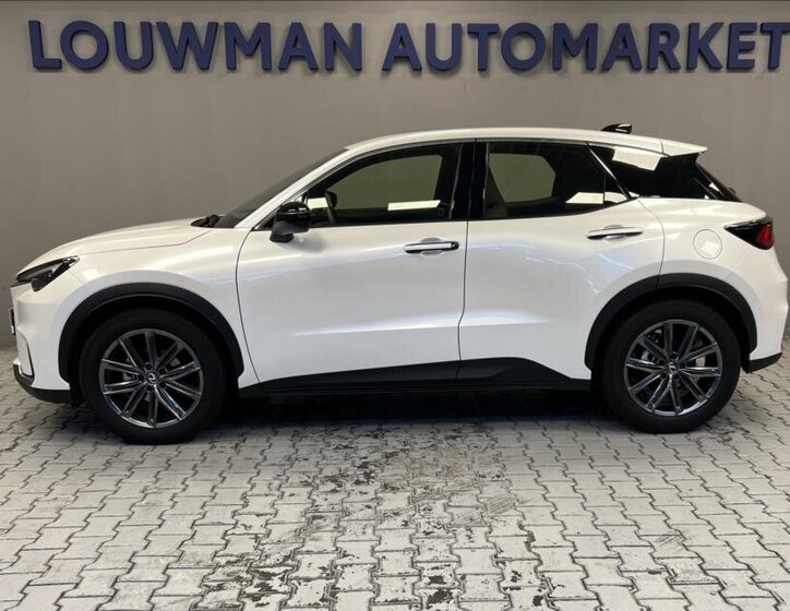 Lexus LBX SUV 1,5 l 100 kw