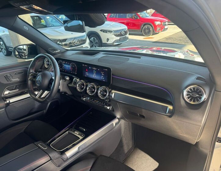 Mercedes-Benz GLB 12