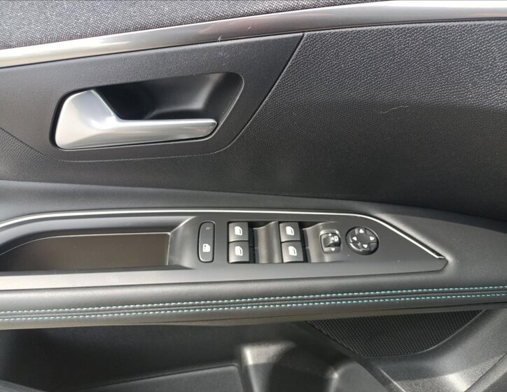 Peugeot 3008 SUV 1,5 l 96 kw