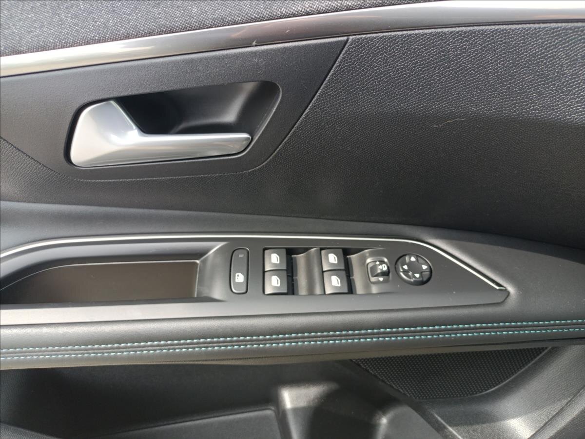 Peugeot 3008 SUV 1,5 l 96 kw