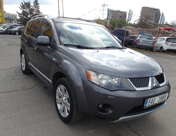 Mitsubishi Outlander SUV / Terénní 2,4 l 125 kw