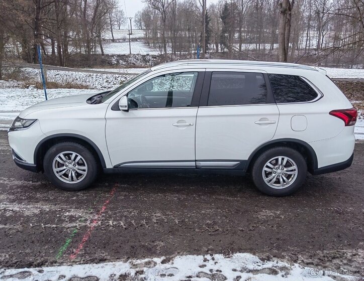 Mitsubishi Outlander SUV 0,0 0
