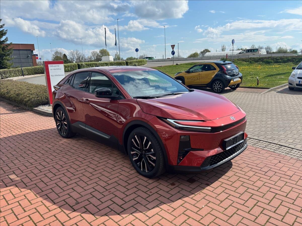 Toyota C-HR SUV / Terénní 0,0 165 kw