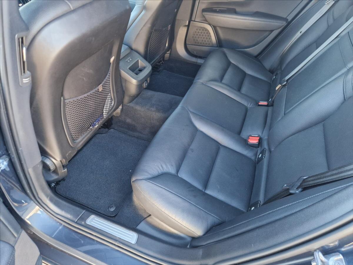 Volvo V90 Kombi 2,0 l 145 kw