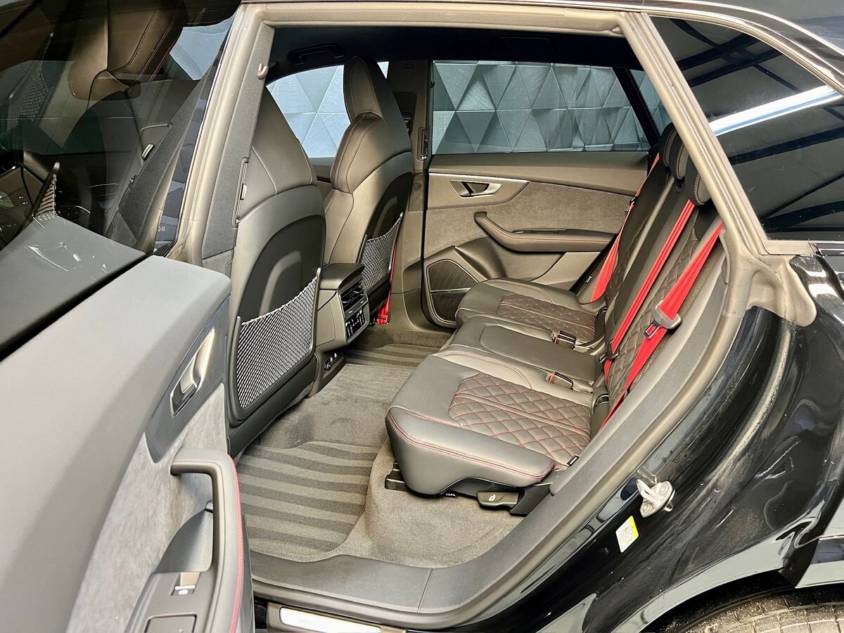 Audi Q8 SUV / Terénní 3,0 l 210 kw