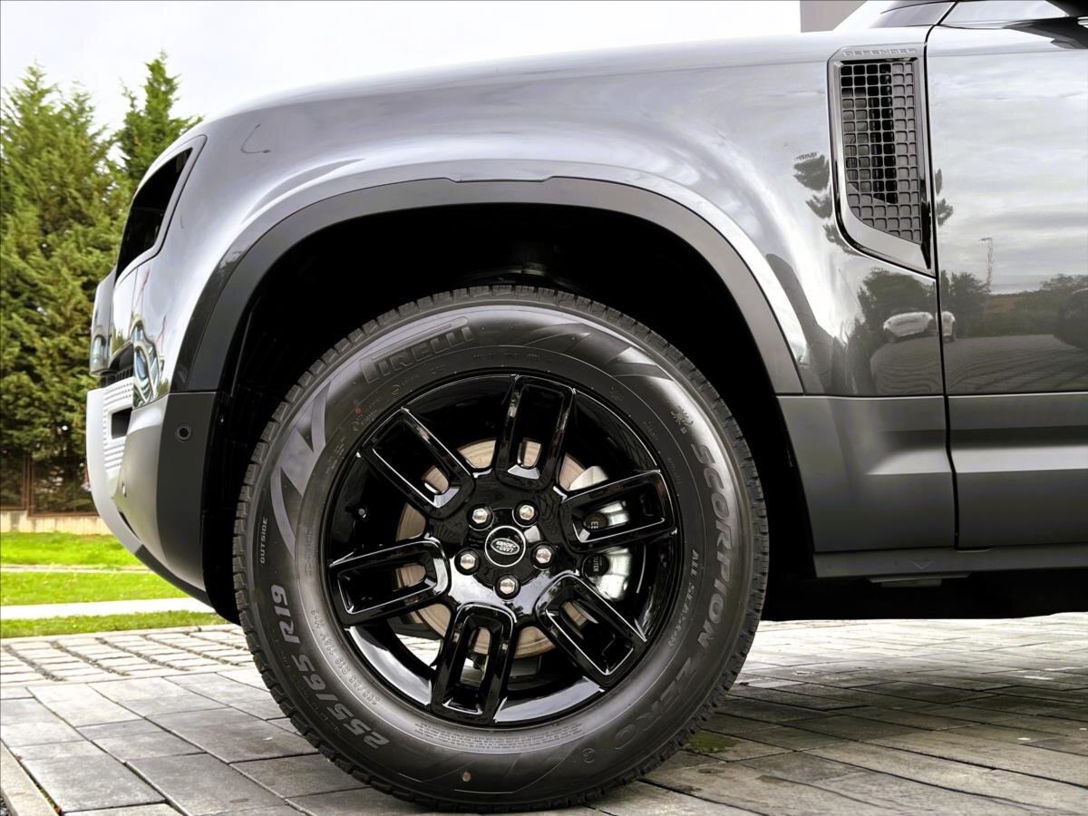 Land Rover Defender SUV / Terénní 3,0 l 147 kw