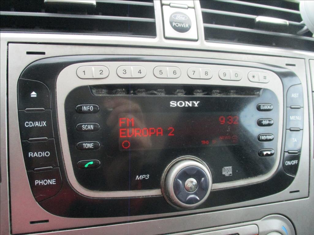 Ford Kuga SUV / Terénní 2,0 l 100 kw