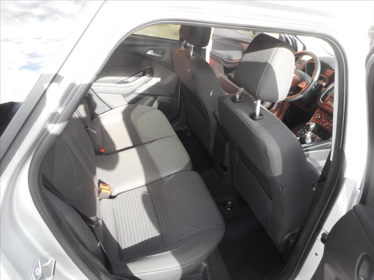 Ford Focus Kombi 999,0 92 kw