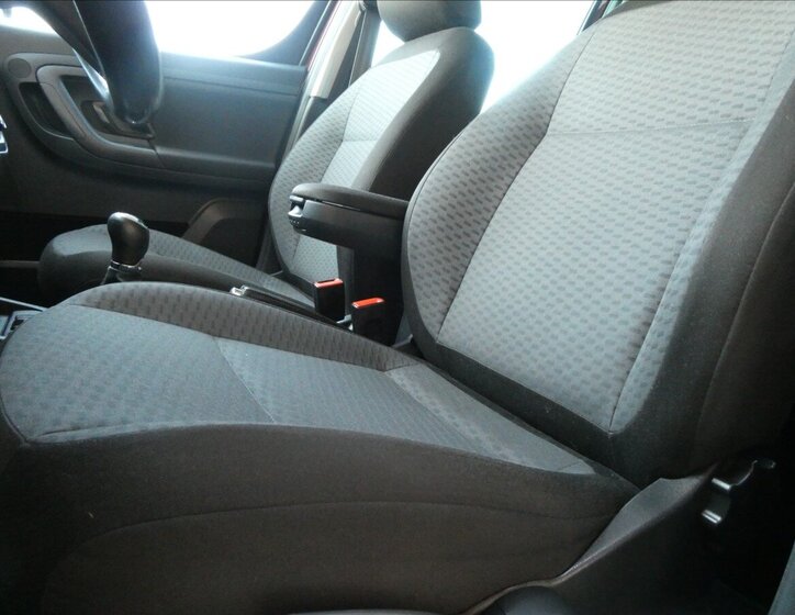 Škoda Roomster Kombi 1,2 l 63 kw