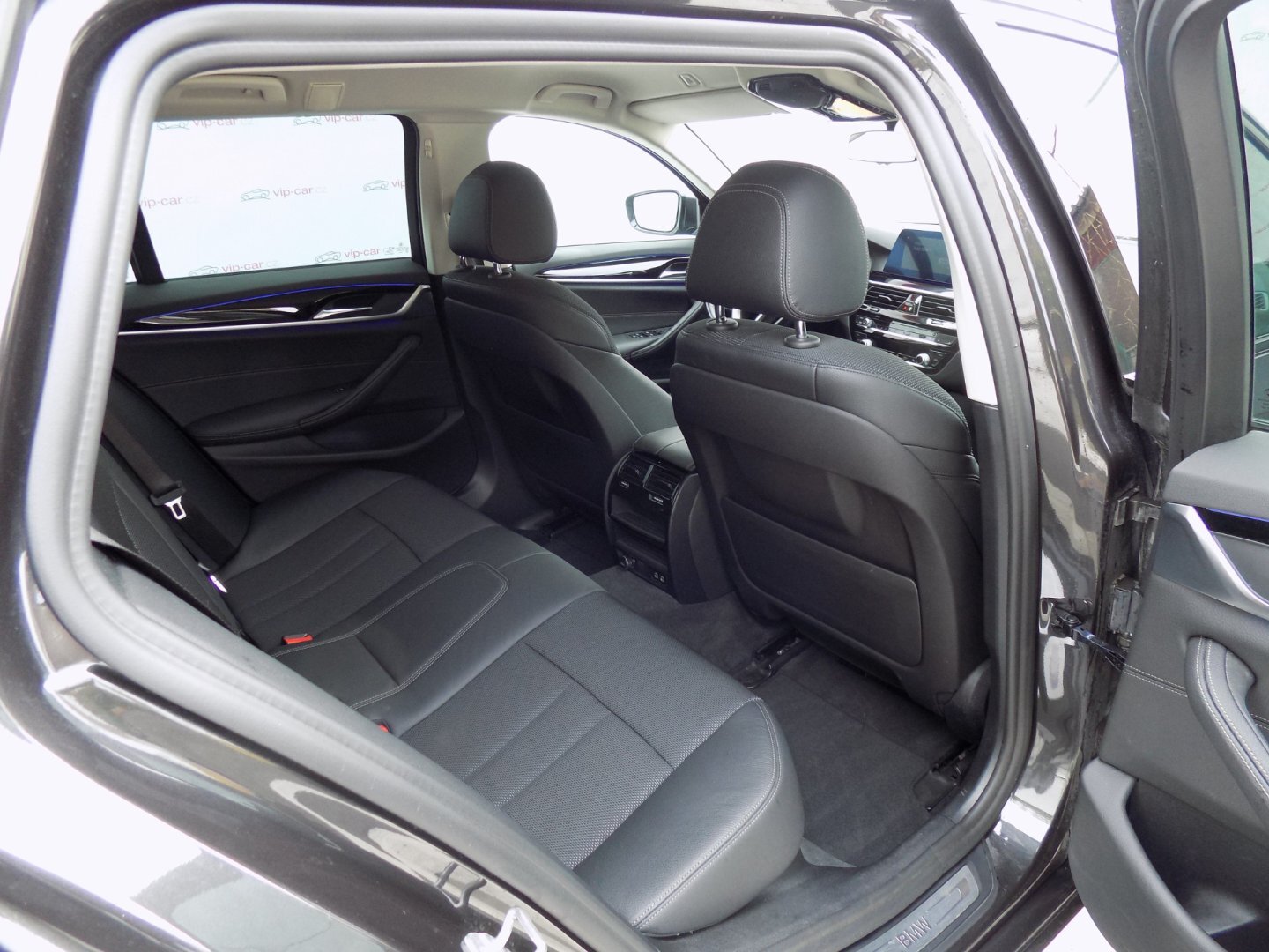 BMW Řada 5 Kombi 3,0 l 195 kw