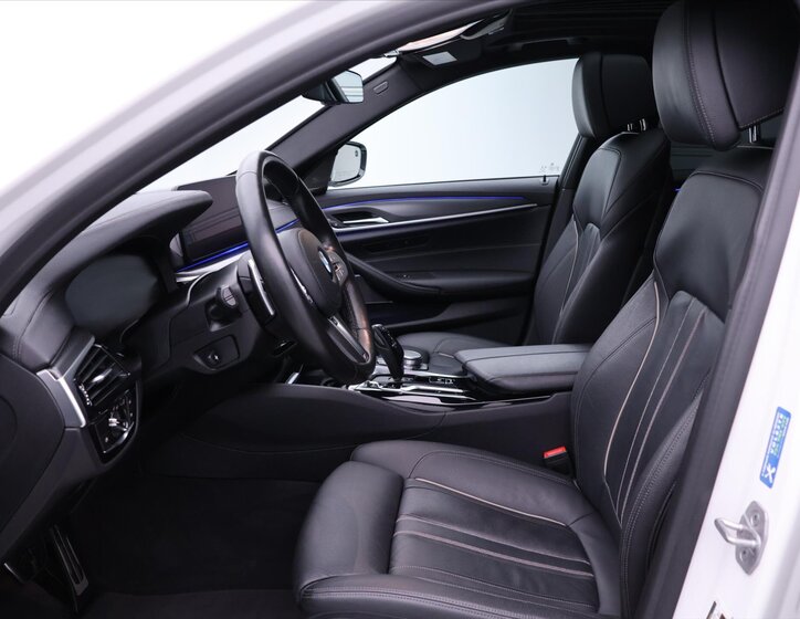 BMW Řada 5 Sedan 4,4 l 390 kw