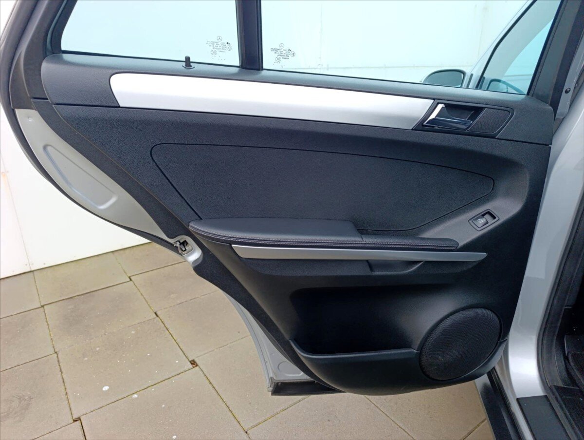 Mercedes-Benz Třídy M SUV 3,0 l 165 kw