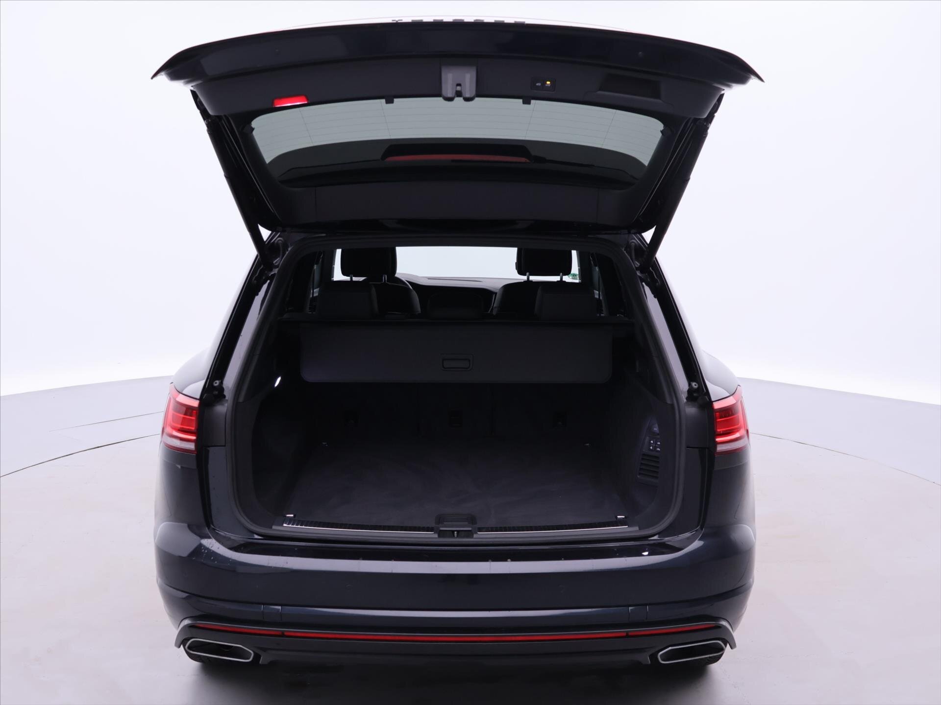 Volkswagen Touareg SUV / Terénní 3,0 l 210 kw