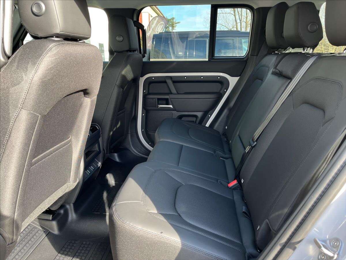 Land Rover Defender SUV / Terénní 3,0 l 147 kw
