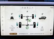 Land Rover Defender 23