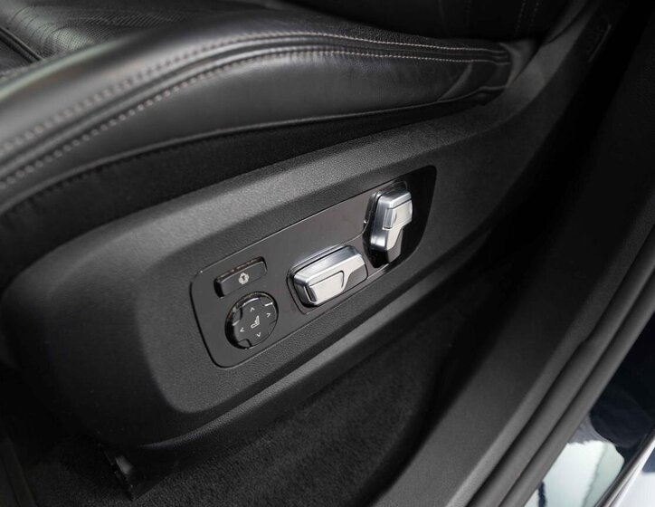 BMW X5 SUV 4,4 l 390 kw