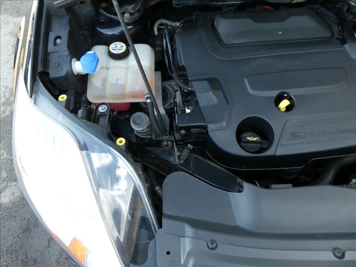 Ford Kuga SUV / Terénní 2,0 l 103 kw