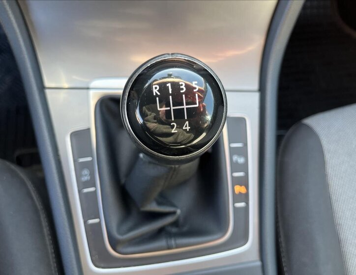 Volkswagen Golf Kombi 1,6 l 81 kw