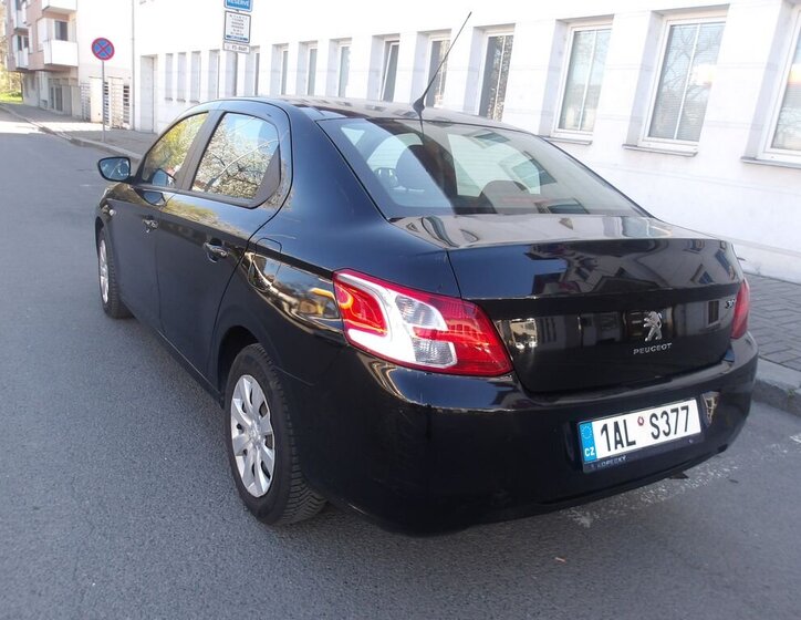 Peugeot 301 Sedan / Limuzína 1,2 l 53 kw