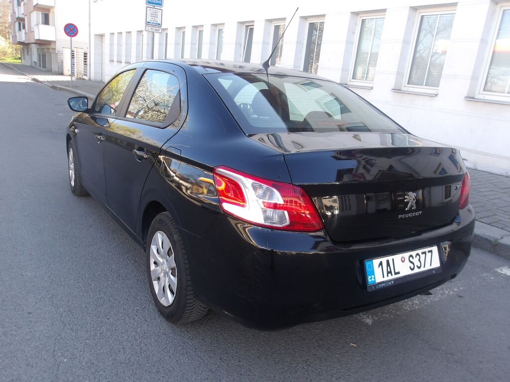 Peugeot 301 Sedan / Limuzína 1,2 l 53 kw
