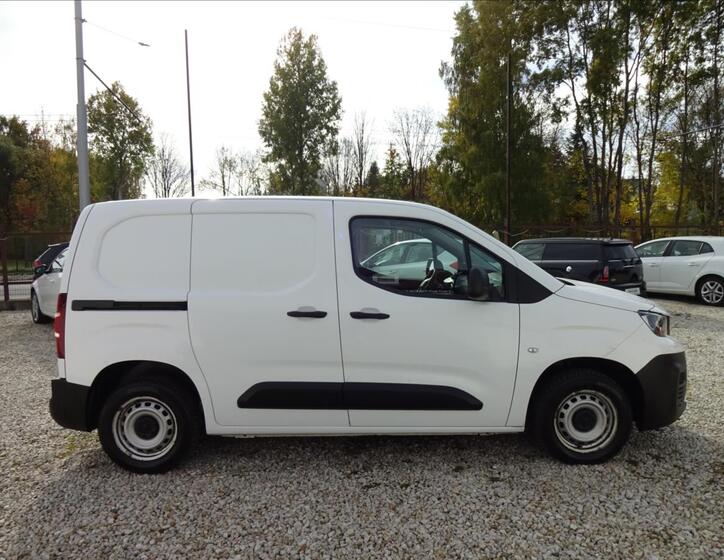 Peugeot Partner 8
