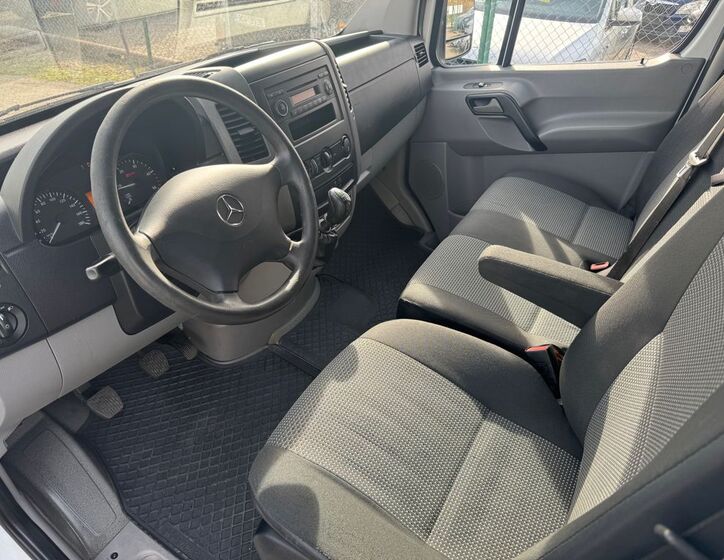 Mercedes-Benz Sprinter 8