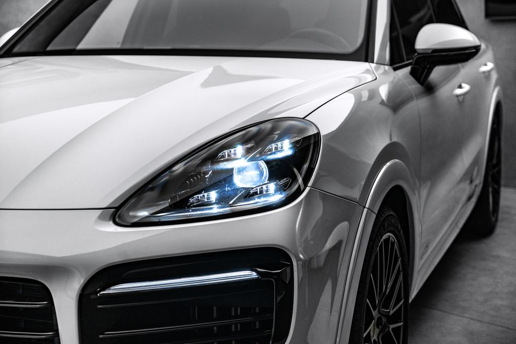 Porsche Cayenne SUV 4,0 l 338 kw